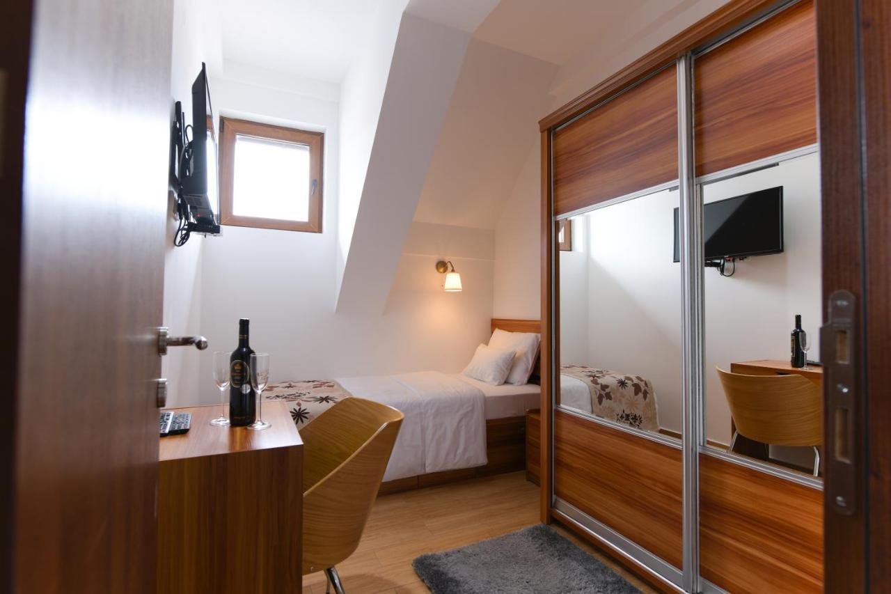 Hotel Iris ズラティボール エクステリア 写真