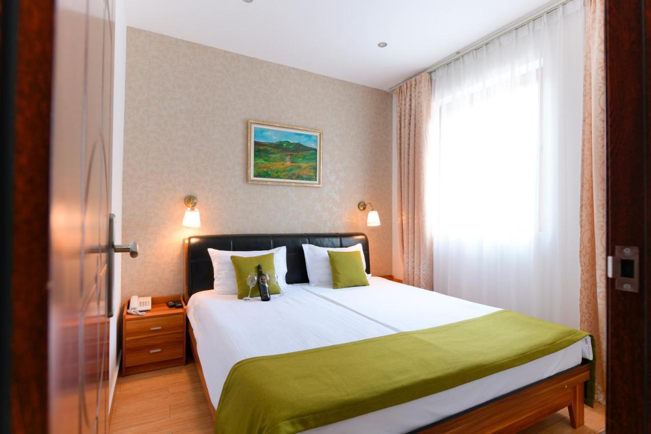 Hotel Iris ズラティボール エクステリア 写真